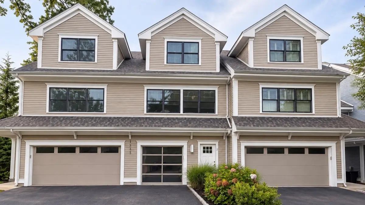 1525 Beacon St #3, Newton, MA 02468 - #1