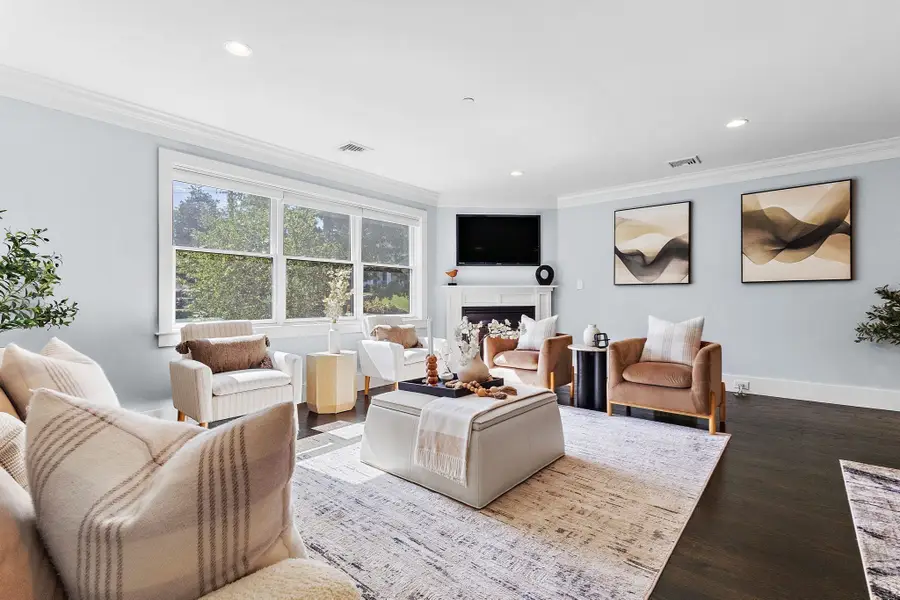 1525 Beacon St #3, Newton, MA 02468 - #3