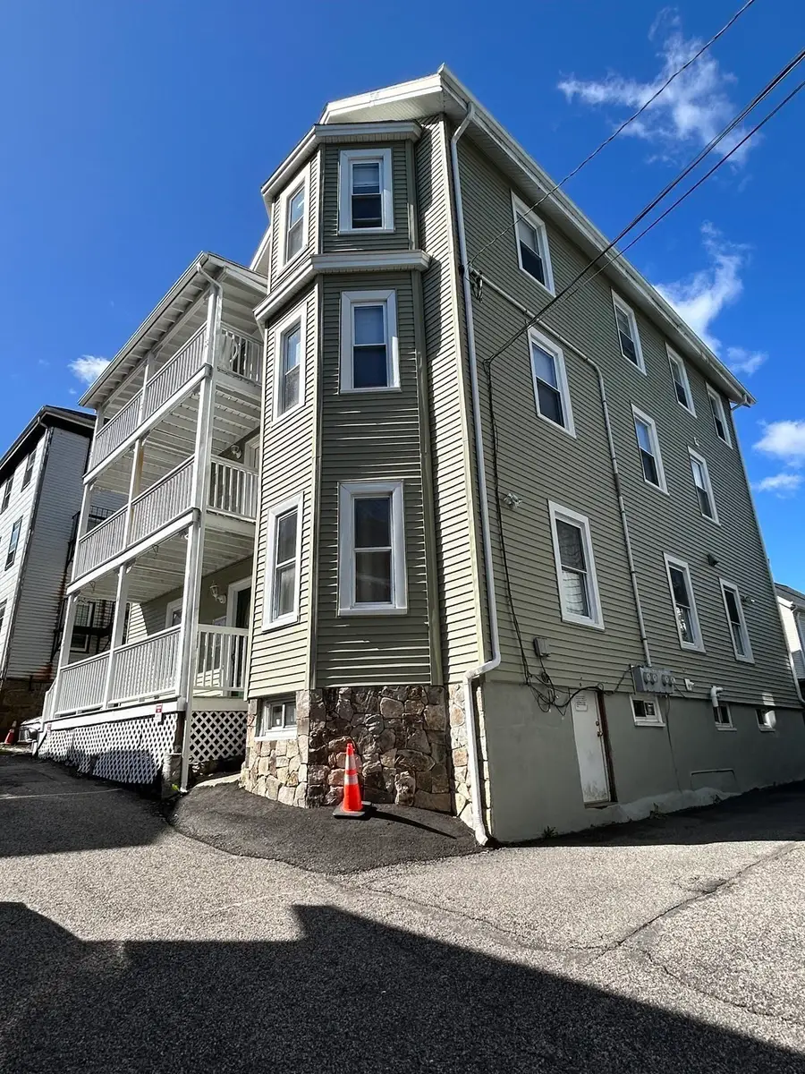 8 White Ave, Brookline, MA 02467 - #3