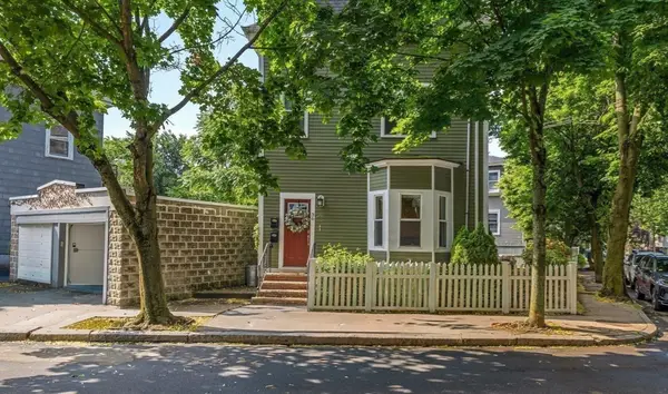 36 Oak St #1, Somerville, MA 02143