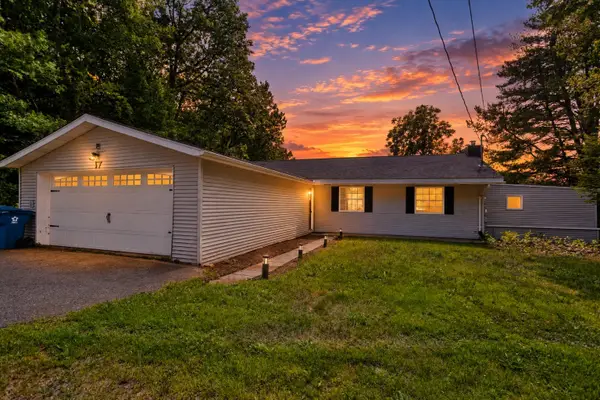 17 Congamond Rd, Southwick, MA 01077