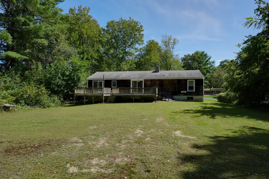 68 School St, Upton, MA 01568 - #3