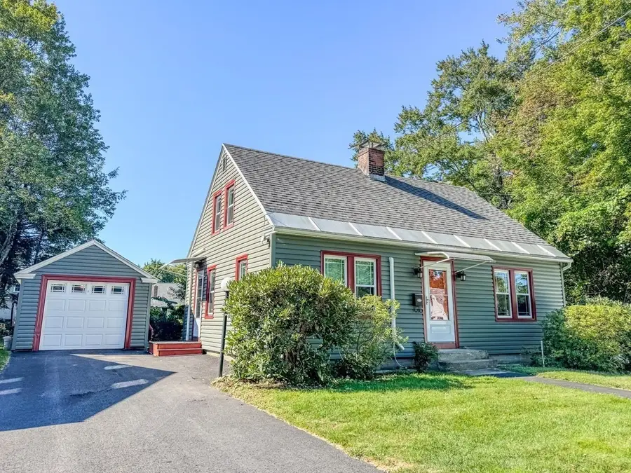 82 Smith Street, Greenfield, MA 01301 - #3
