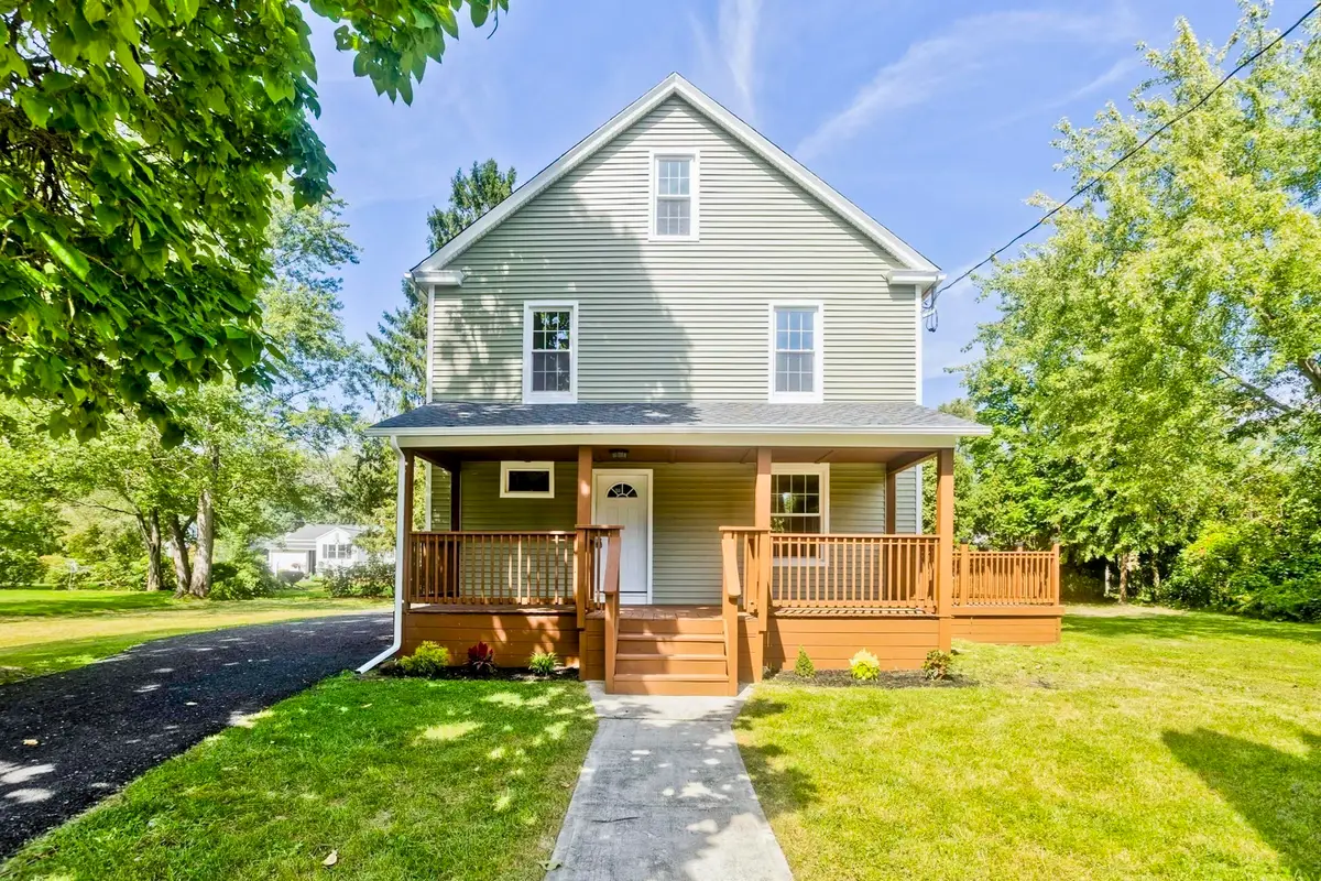 7 Lawndale Street, Easthampton, MA 01027 - #1