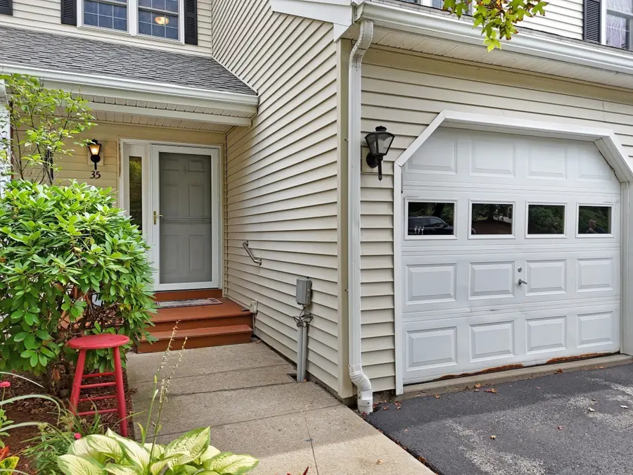 35 Belgian Ln #35, Leominster, MA 01453 - #2