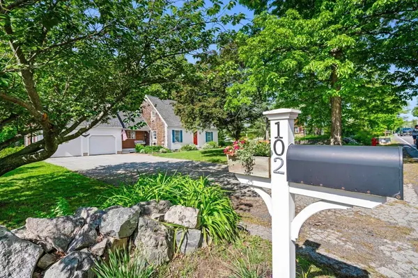 102 Elm St, Newbury, MA 01922