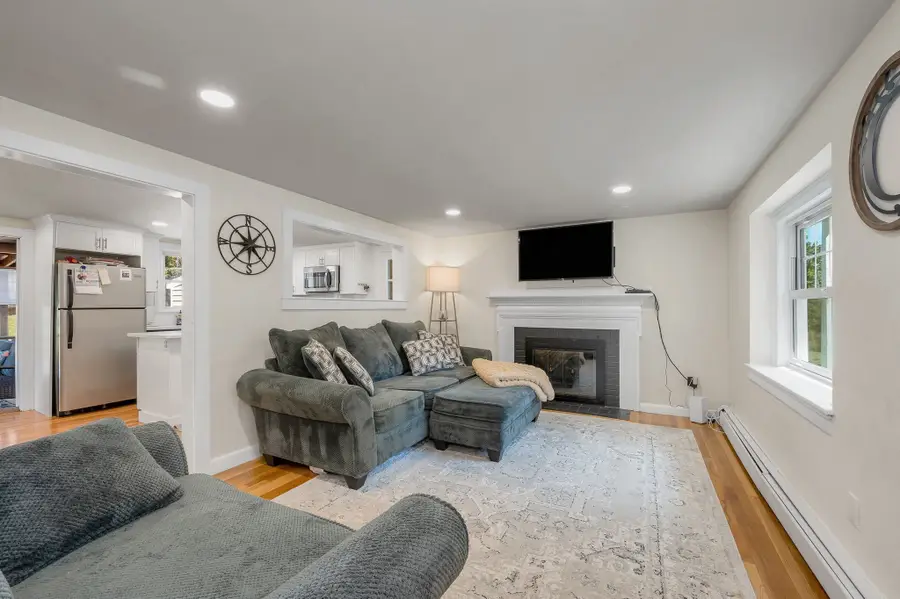 13 Cedar St, North Chelmsford, MA 01863 - #2