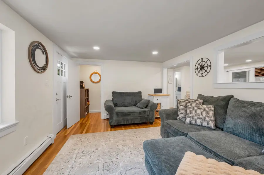 13 Cedar St, North Chelmsford, MA 01863 - #3