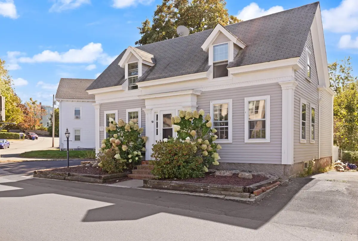 19 Highland St, Gloucester, MA 01930 - #1
