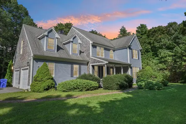 8 Tiffany Rd, Bourne, MA 02532