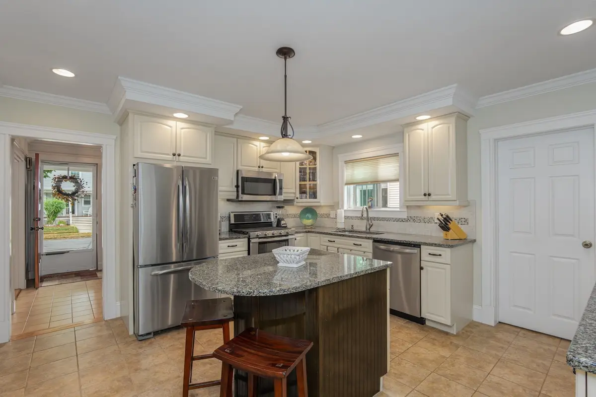 34 Fernwood Ave, Haverhill, MA 01835 - #1