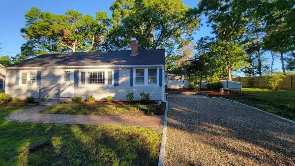 21 Sibley Dr, Yarmouth, MA 02673
