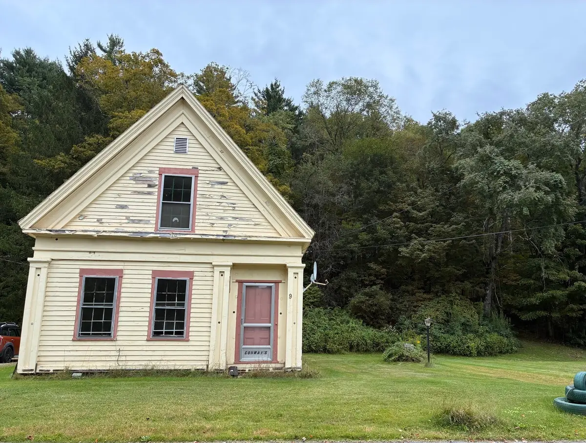 9 River St, Colrain, MA 01340 - #1