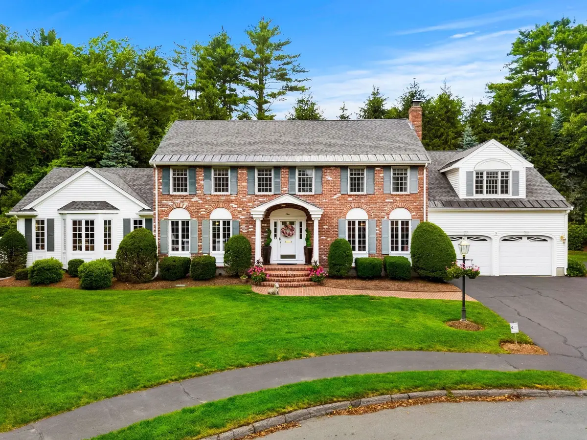 9 Eisenhower Circle, Wellesley, MA 02482 - #1