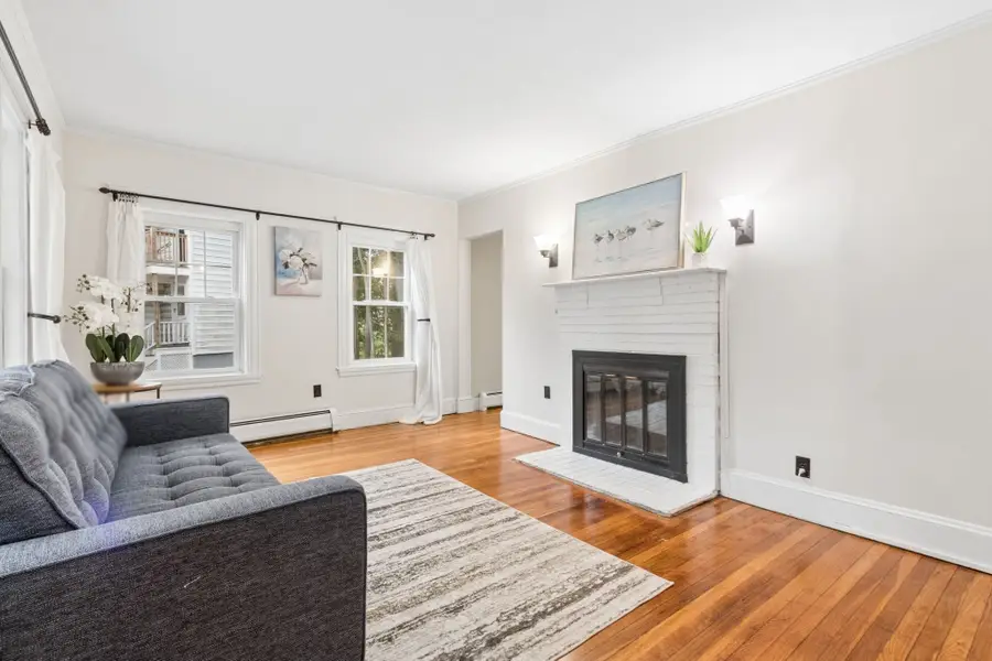15 Woodbine Ter, Newton, MA 02466 - #3
