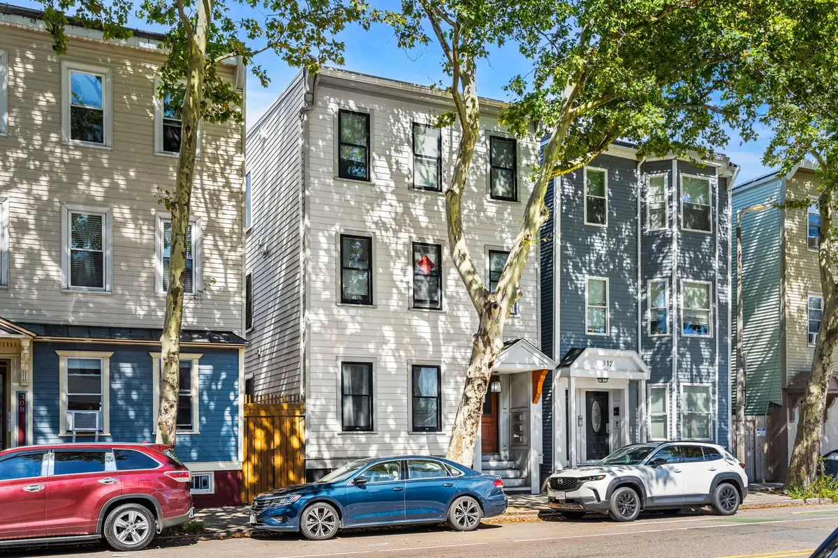 310 Chelsea St, Boston, MA 02128 - #1