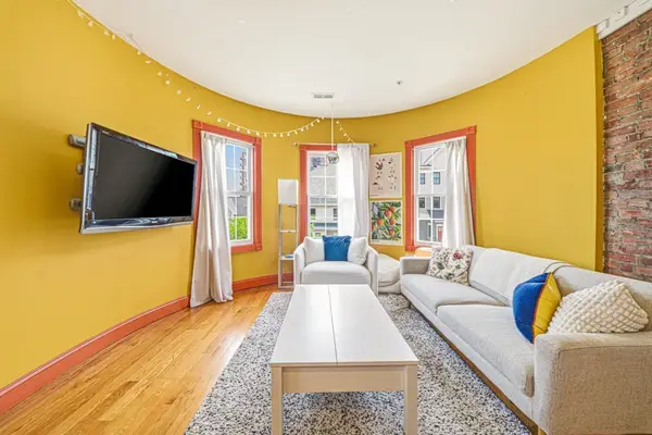 12-14 Everett St #202, Boston, MA 02134