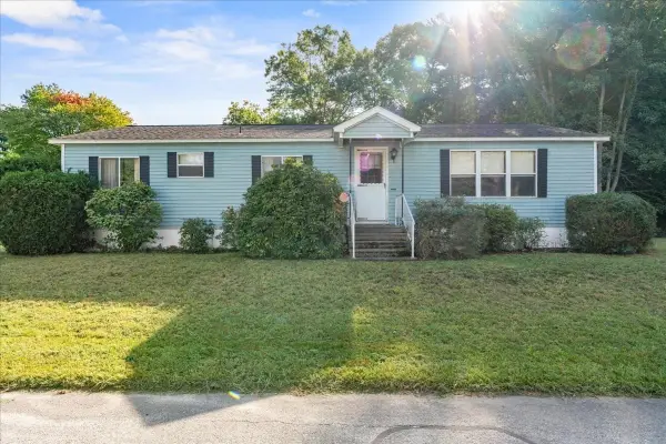 36 Silver Birch Ln, Kingston, MA 02364