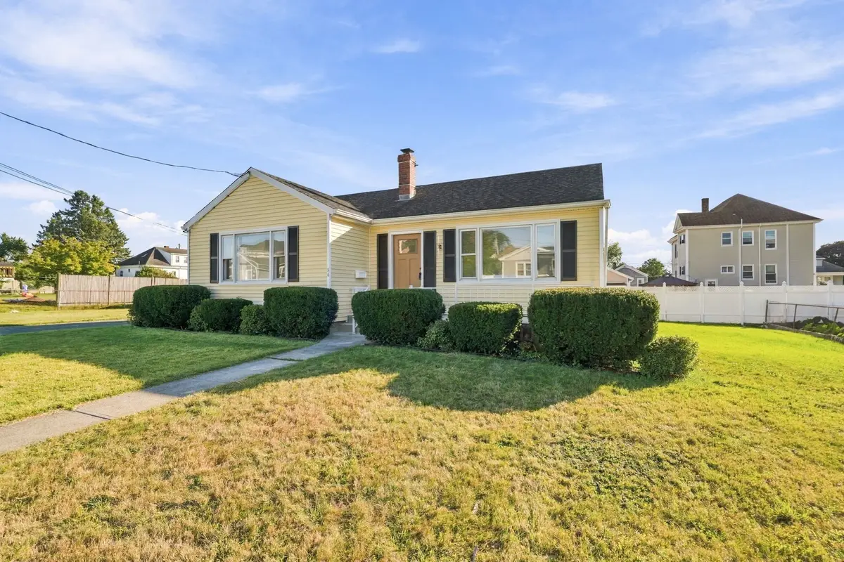26 Gorham St, Dartmouth, MA 02748 - #1
