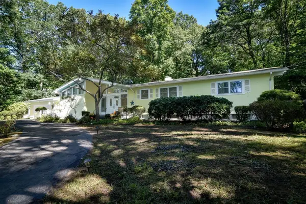 9 Raleigh Rd, Dover, MA 02030