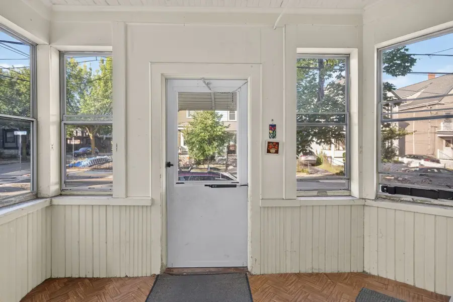 28 Gibbens St, Somerville, MA 02143 - #3