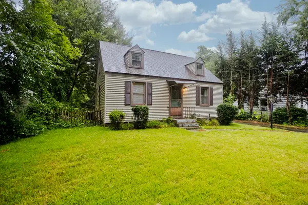 55 Arden St, Springfield, MA 01118