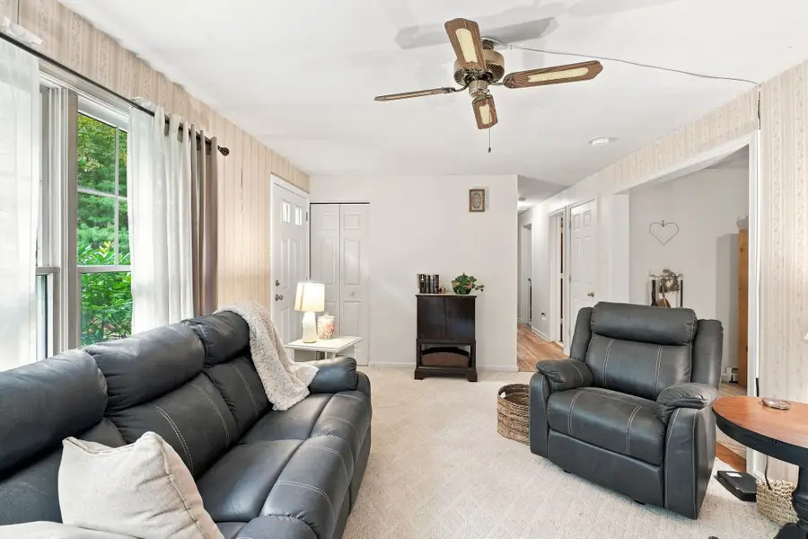 306 South, Douglas, MA 01516 - #3