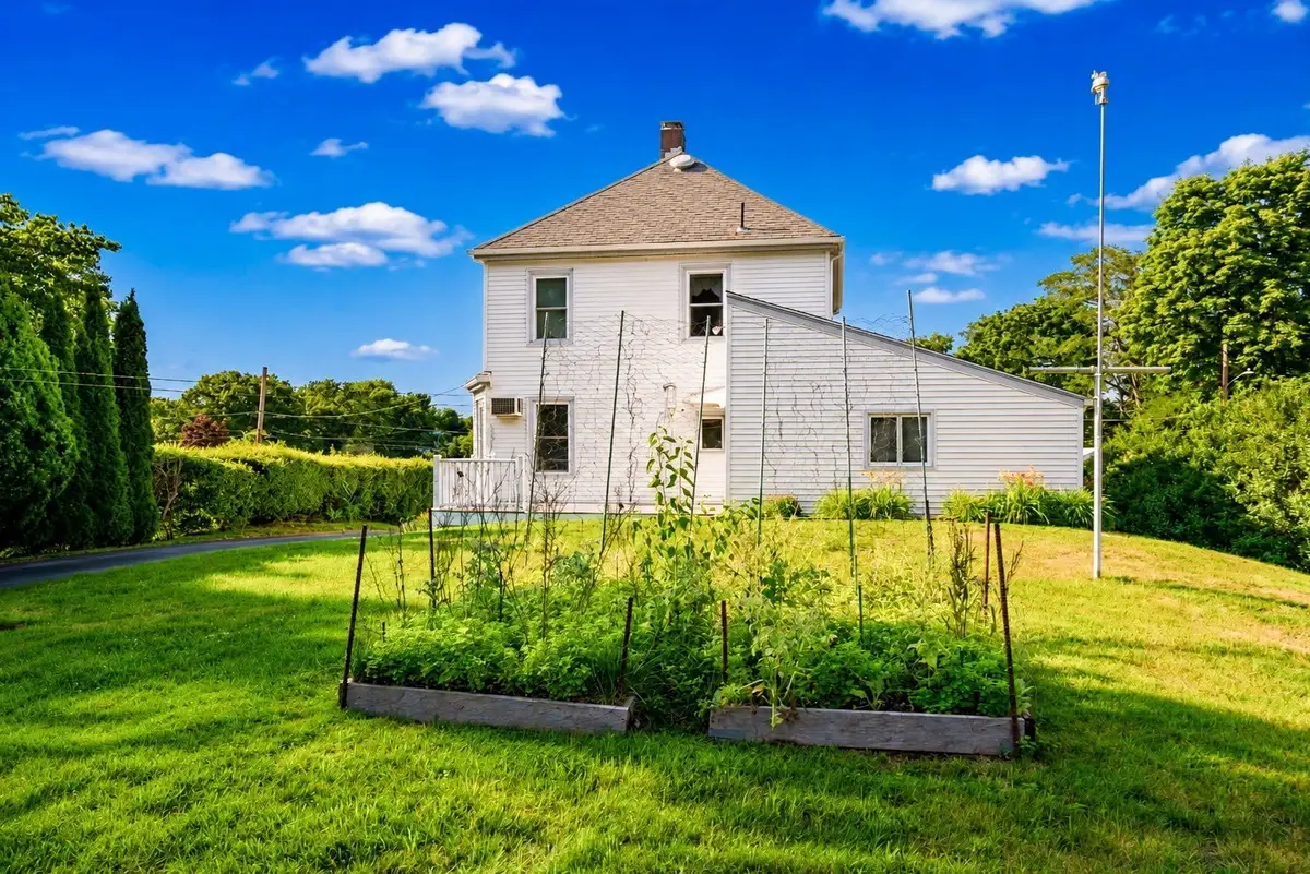 4 Longfellow St, Beverly, MA 01915 - #1