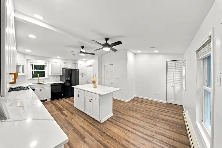 28 S Warren St, Haverhill, MA 01835 - #2