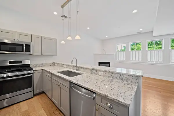 599 Washington St #12, Pembroke, MA 02359