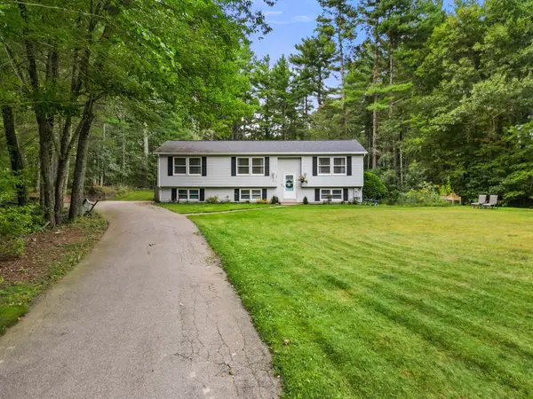 41 Woodland Rd, Uxbridge, MA 01569