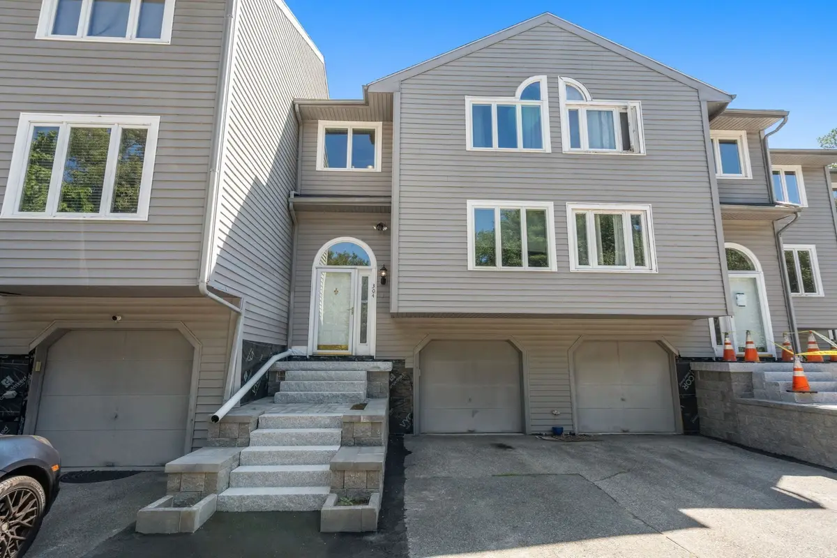 304 Erin Rd #304, Stoughton, MA 02072 - #1