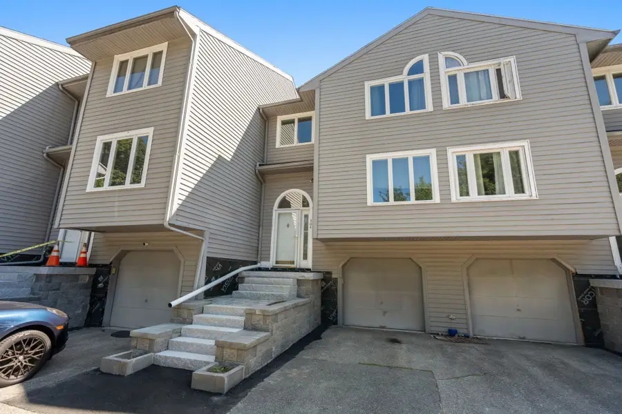 304 Erin Rd #304, Stoughton, MA 02072 - #2