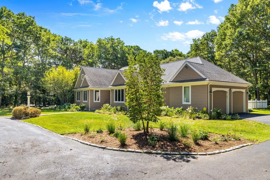 331 Falmouth Woods Rd, Falmouth, MA 02536 - #2