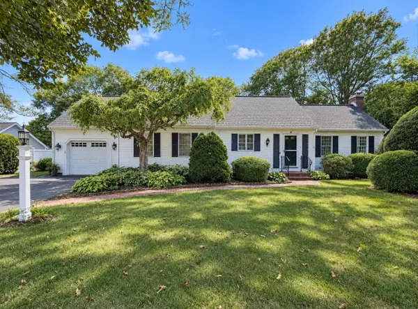 39 Spinnaker Ln, Bourne, MA 02559