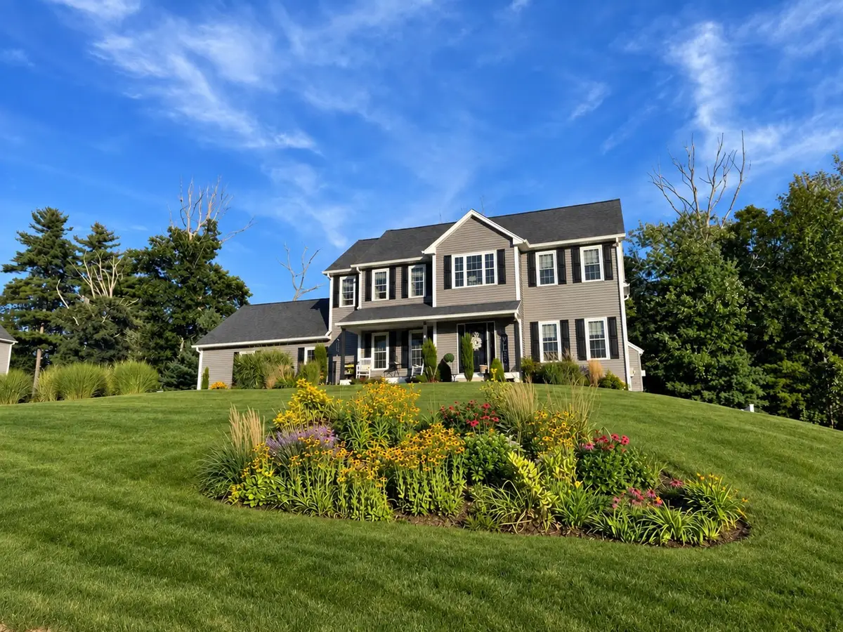 4 Meredith Way, Sturbridge, MA 01518 - #1