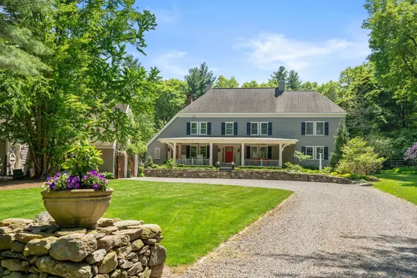 168 Centre St, Dover, MA 02030
