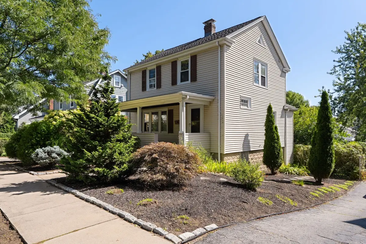 152 Mount Vernon St, Arlington, MA 02476 - #1
