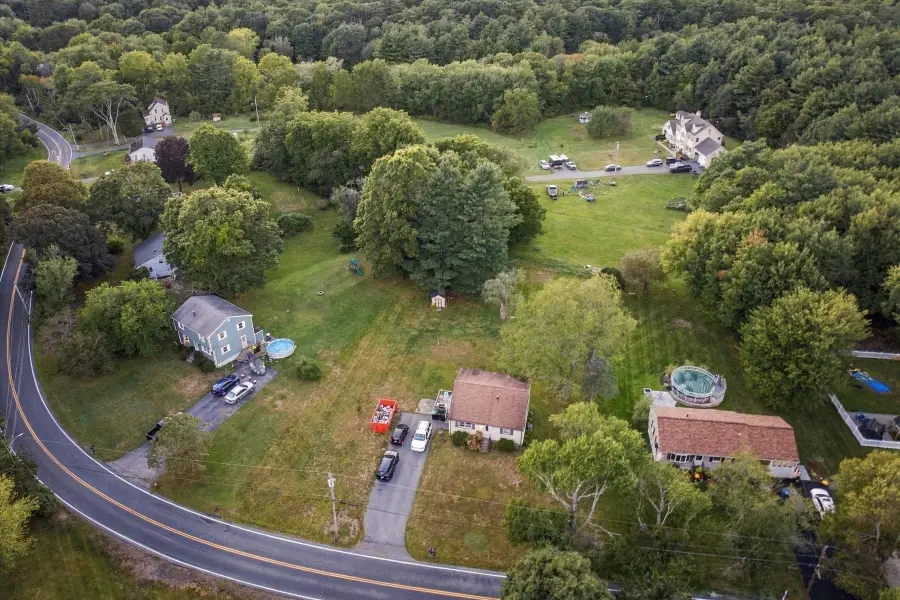 580 Crescent St, East Bridgewater, MA 02333 - #3
