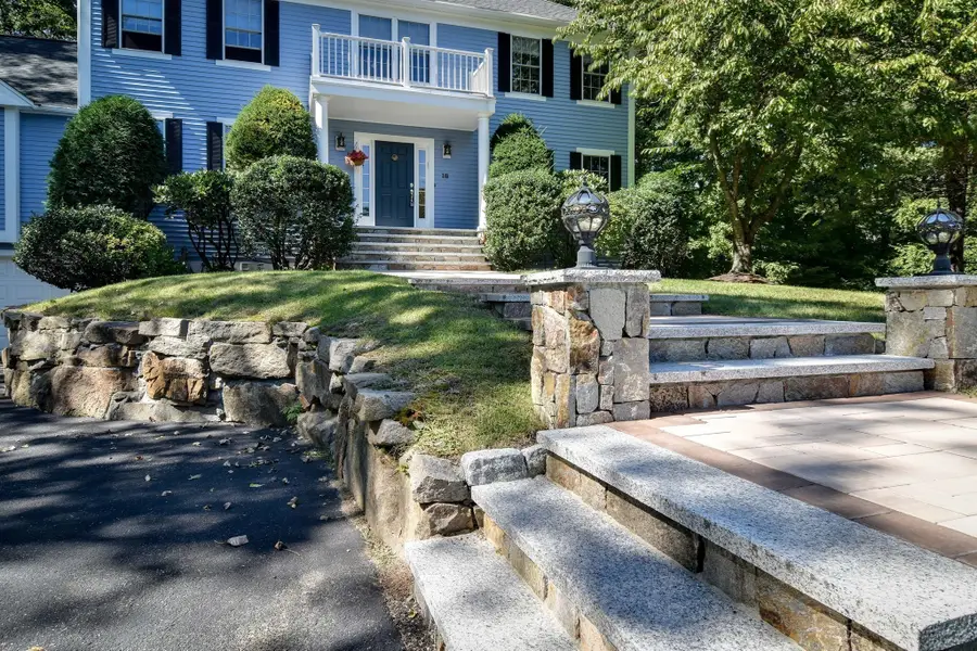 18 Pilgrim Rd, Ashland, MA 01721 - #2