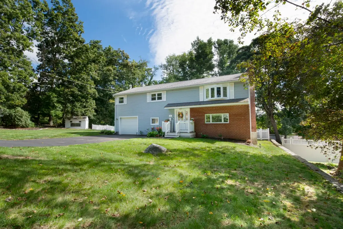 4 Carter Rd, Worcester, MA 01609 - #1