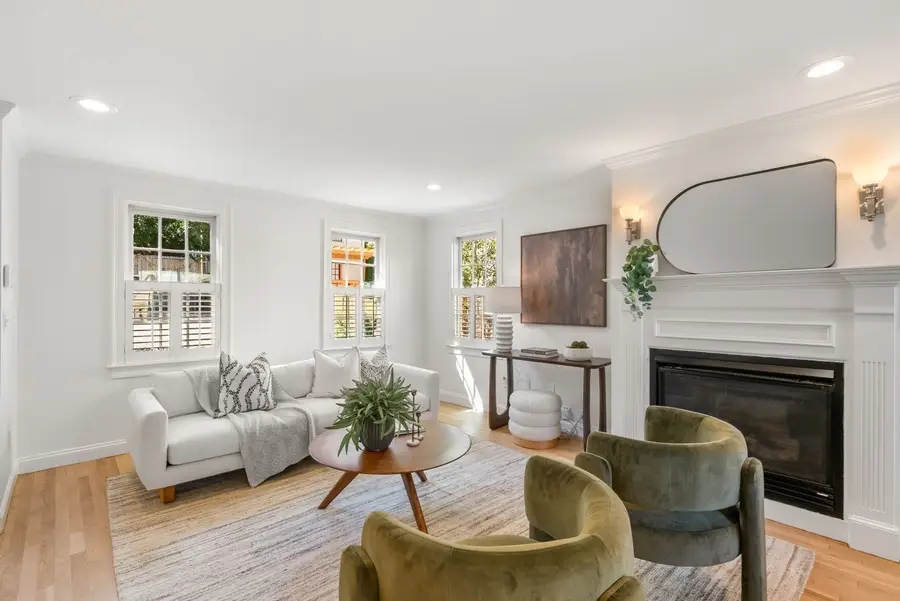 4 Concord Avenue, Boston, MA 02129 - #2
