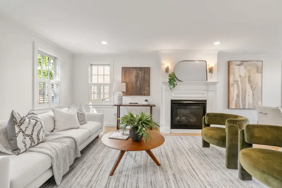4 Concord Avenue, Boston, MA 02129 - #3