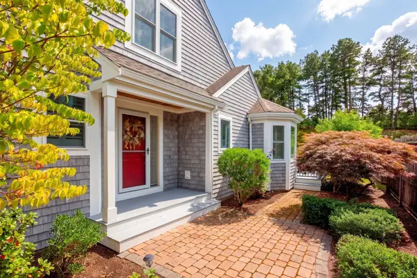 16 Latham Wood #16, Plymouth, MA 02360