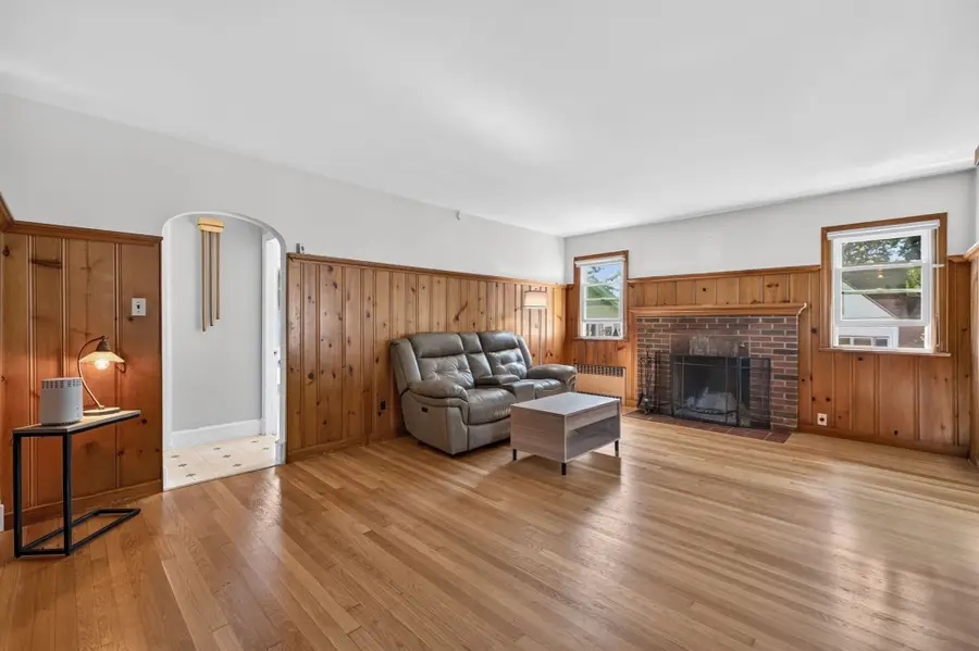 539 Summer Pl, Blackstone, MA 01504 - #3