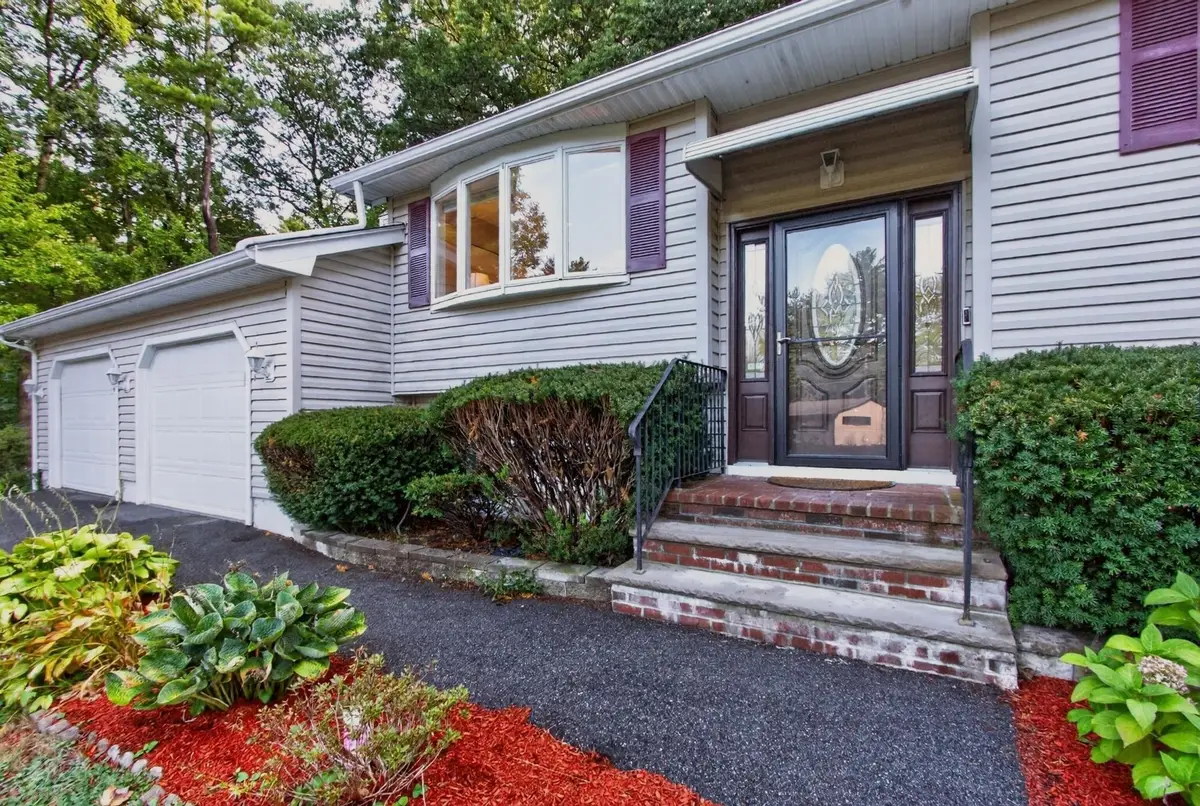 2 Blossom Dr, Billerica, MA 01821 - #1