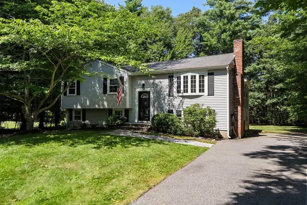49 Old Farm Rd, Hanover, MA 02339