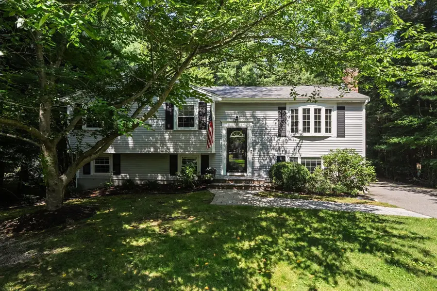 49 Old Farm Rd, Hanover, MA 02339 - #2