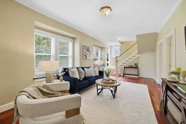 550 Sunderland Road, Worcester, MA 01604
