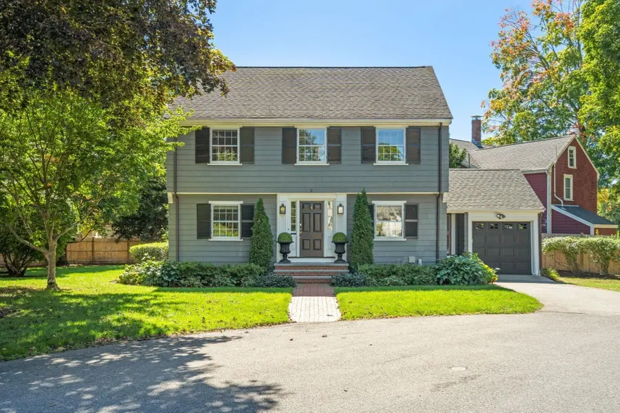 4 Woodlawn Oval, Wellesley, MA 02481 - #2